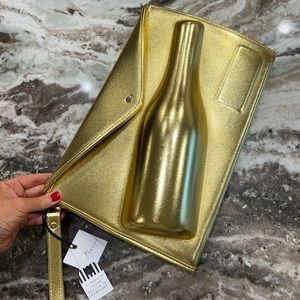 Champagne clutch with card holder (Champagne not included)